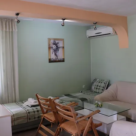 Terzievi Family House 招待所 3*